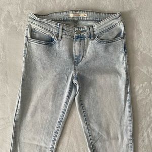 Levi’s 711 Skinny Jeans